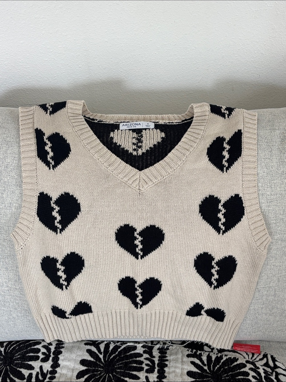 Arizona Jean Company Beige and Black Heart Knit Sweater Vest